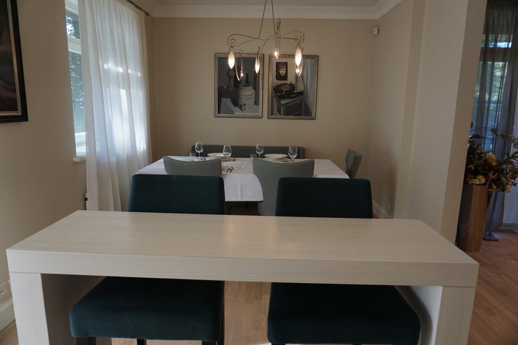 Wooden Villa Apartments Юрмала Екстер'єр фото